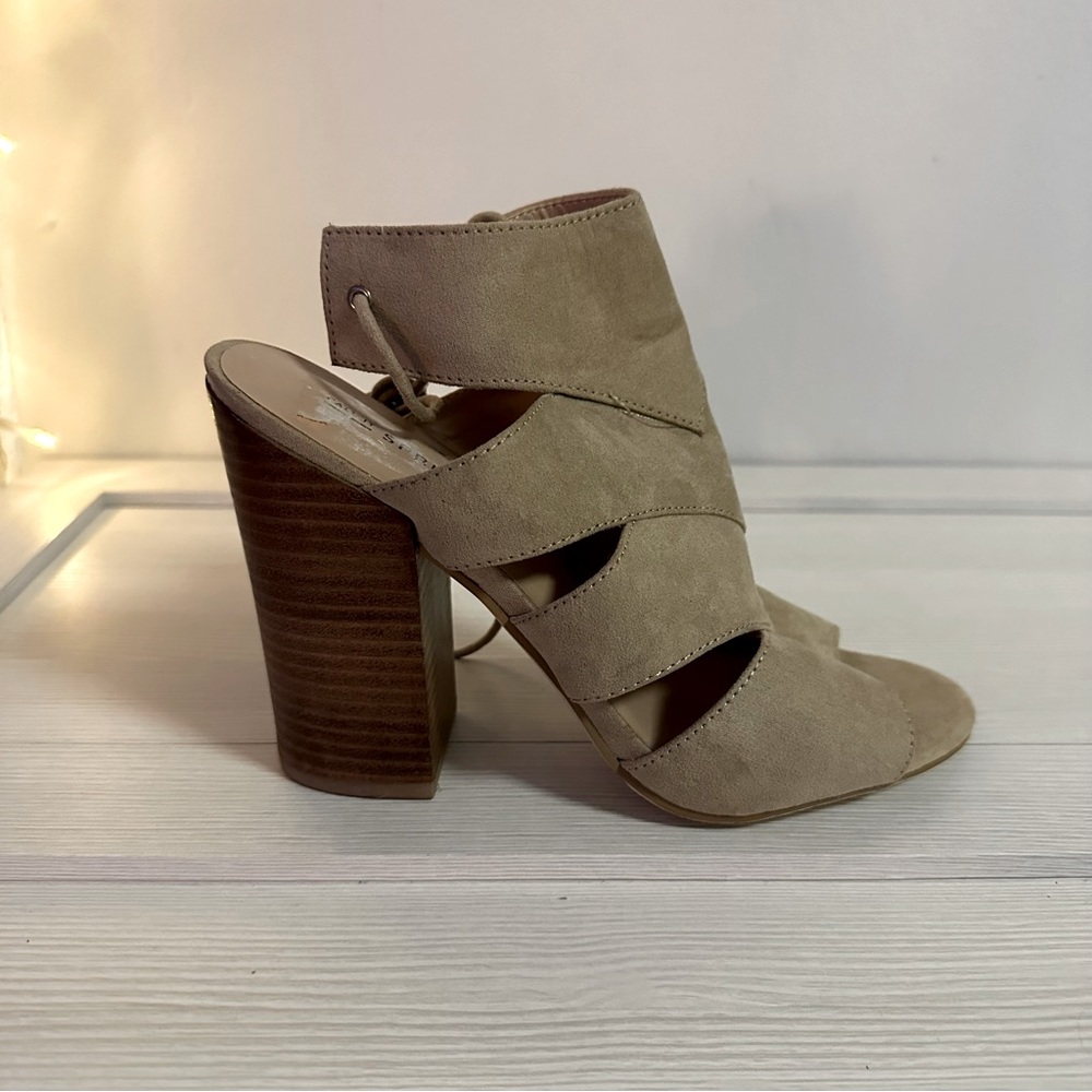 BRAND NEW✨ CALL IT SPRING - suede booties